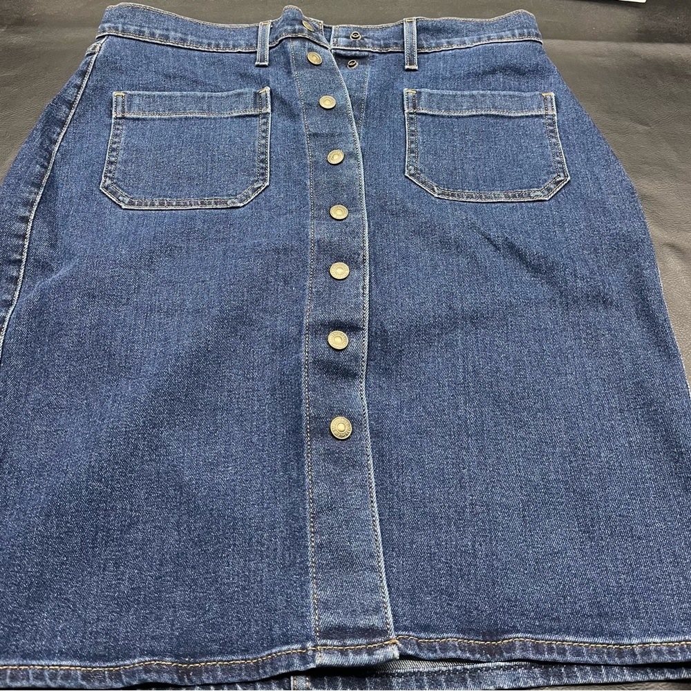 Levi Strauss $ Co Jean skirt - Size 30 -Brand new without tags - Picture 2 of 5
